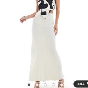4th & Reckless Petite knit ribbed fishtail maxi skirt in cream